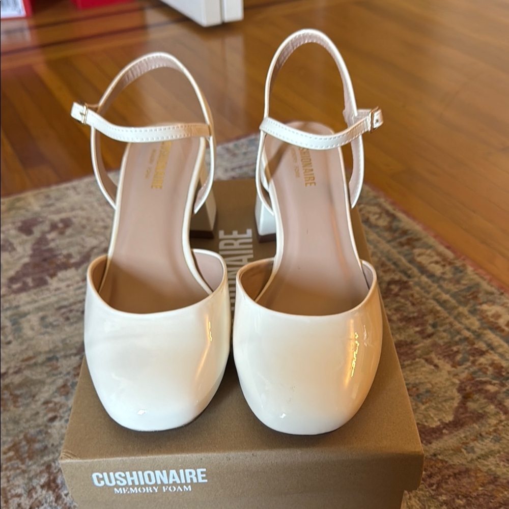 Cushionaire NWT Dancer Cream Patent Heels